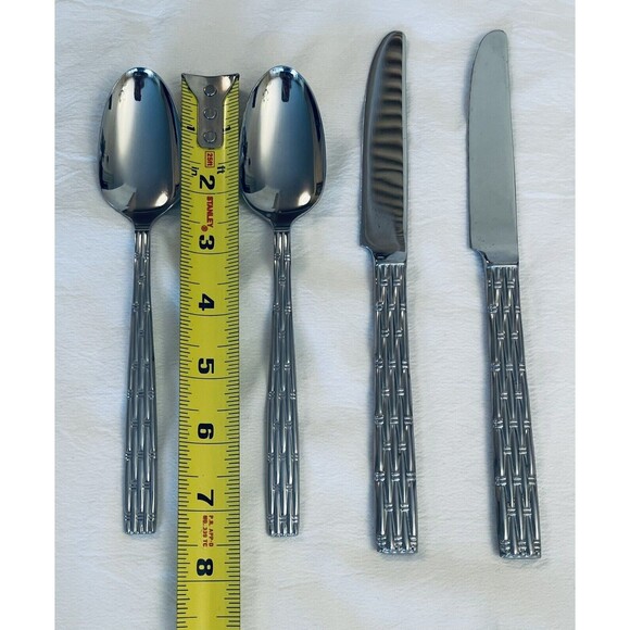 Oleg Cassini EKCO Stainless Flatware Replacement Soup Spoon (2) Dinner Knife (2) - Picture 3 of 8